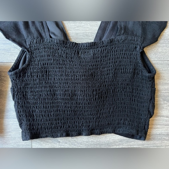 Japna ruffle sleeve knotted front smocked back crop top in black. Size S - Picture 6 of 6